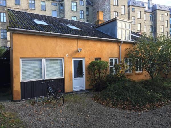 Rooms In Quiet Yellow Courtyard Apartment Köpenhamn Exteriör bild
